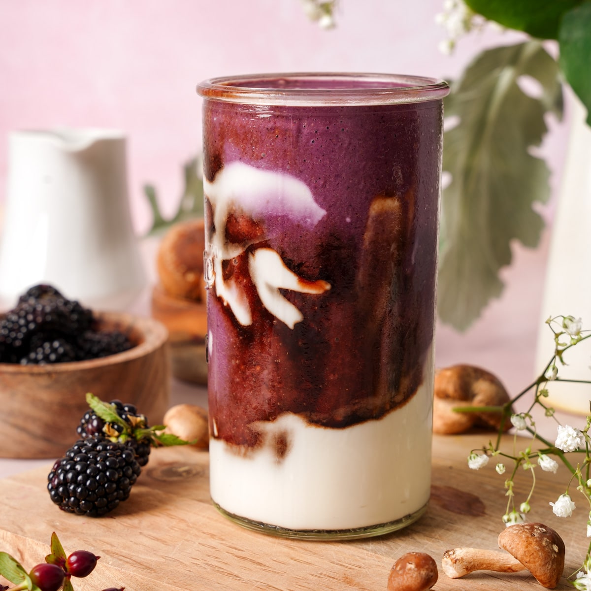 Elderberry Smoothies: Nourish & Elevate Your Wellness Routine